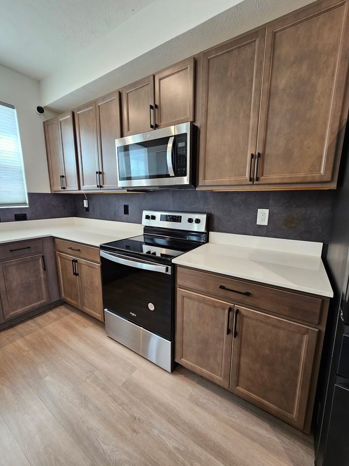 1728 Blenker Dr - Photo 3 of 15