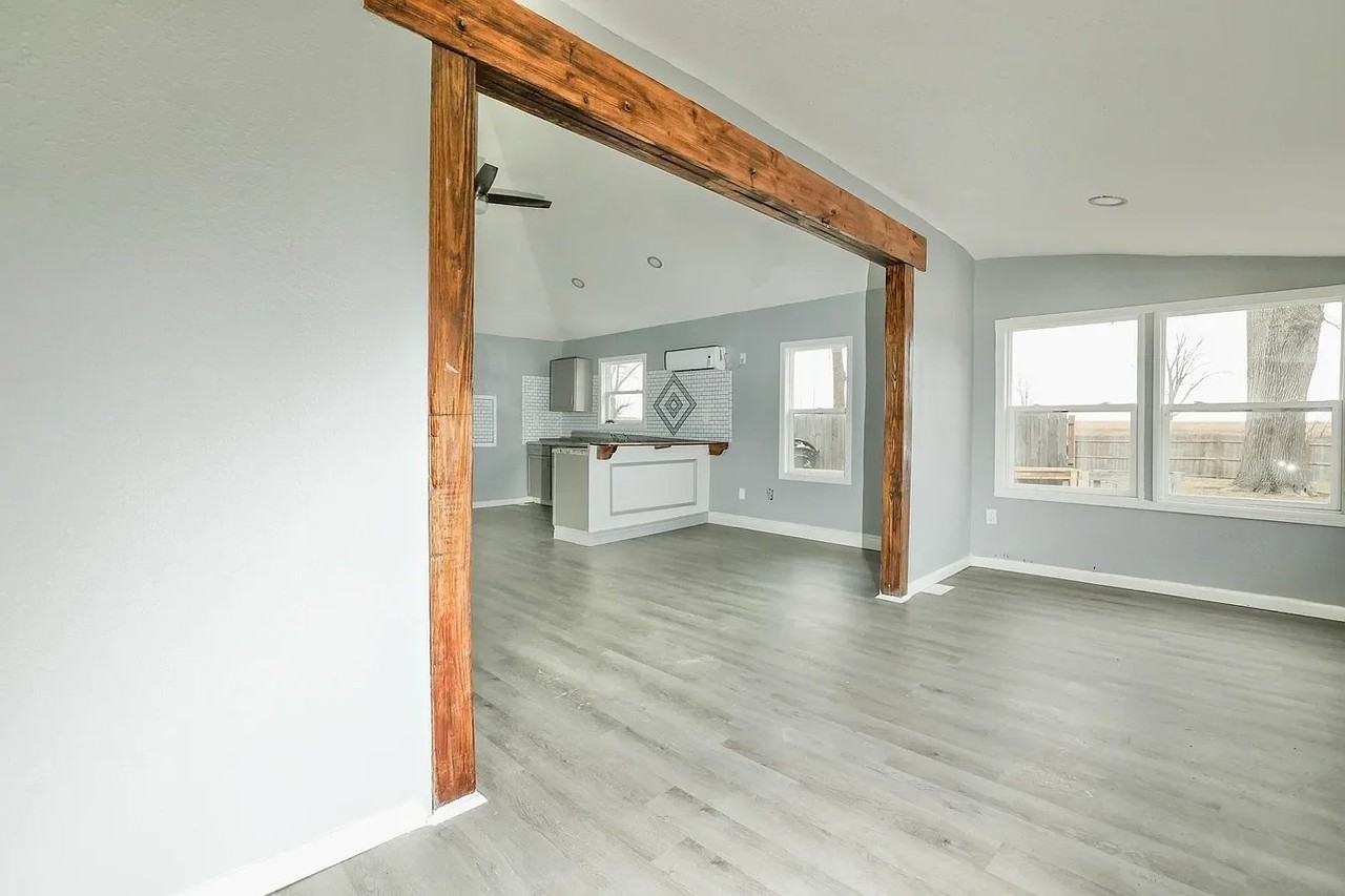 305 Bass Ln - Photo 3 of 13