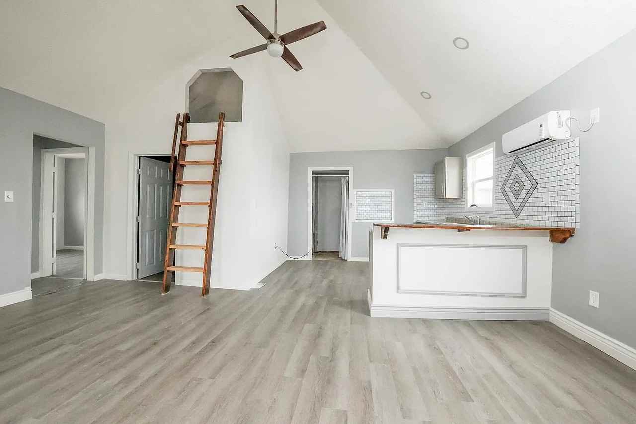 305 Bass Ln - Photo 6 of 13