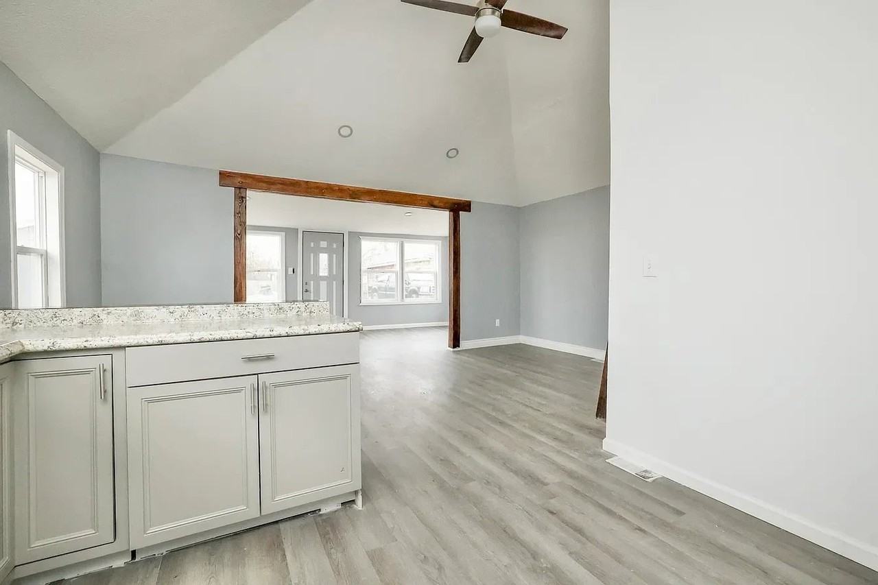 305 Bass Ln - Photo 7 of 13