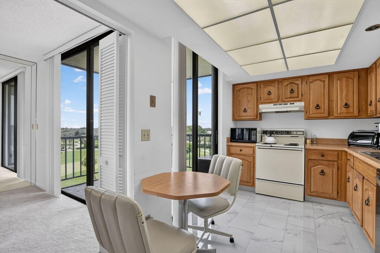 6895 Willow Wood Dr - Photo 5 of 9