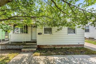 15902 Maplewood Ave - Photo 1 of 1