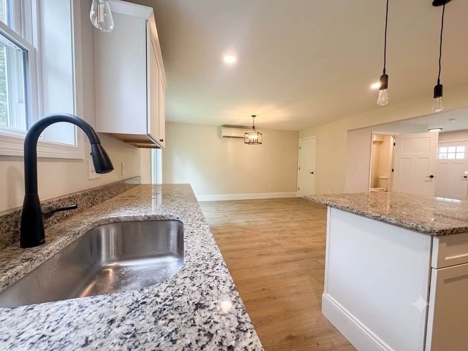 546 Main St - Photo 3 of 12