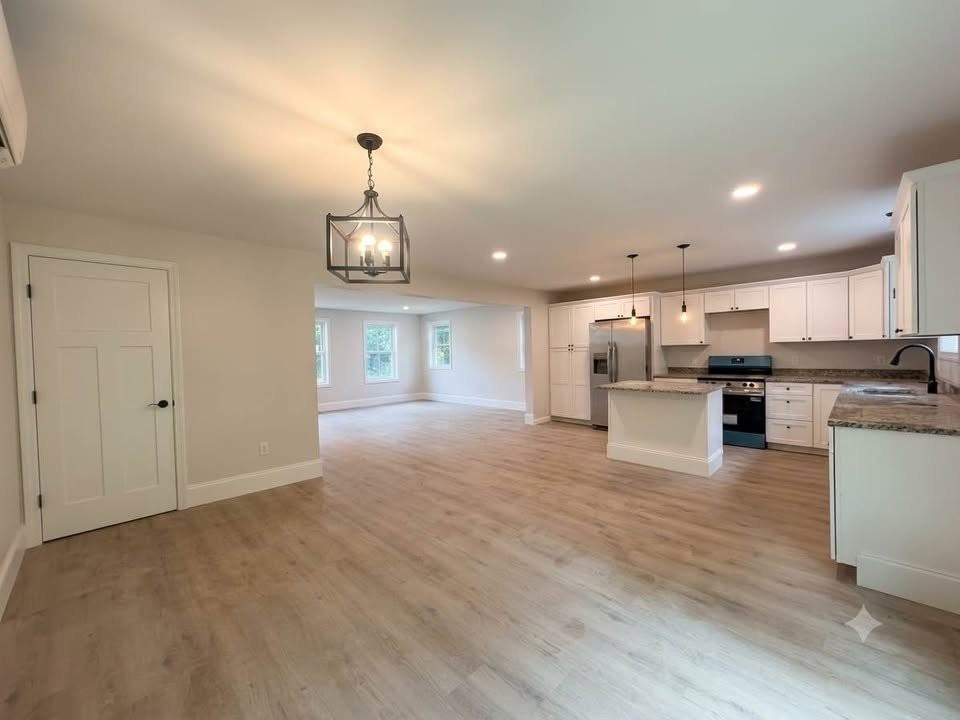 546 Main St - Photo 7 of 12