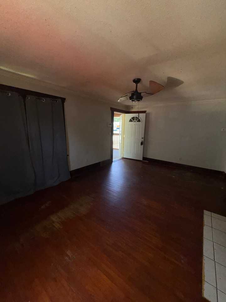 1454 N Walnut Grove Ave - Photo 5 of 15