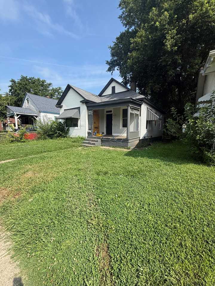 1828 E Main St - Photo 2 of 14