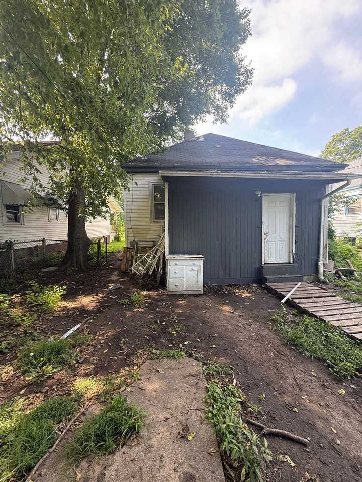 1828 E Main St - Photo 4 of 14