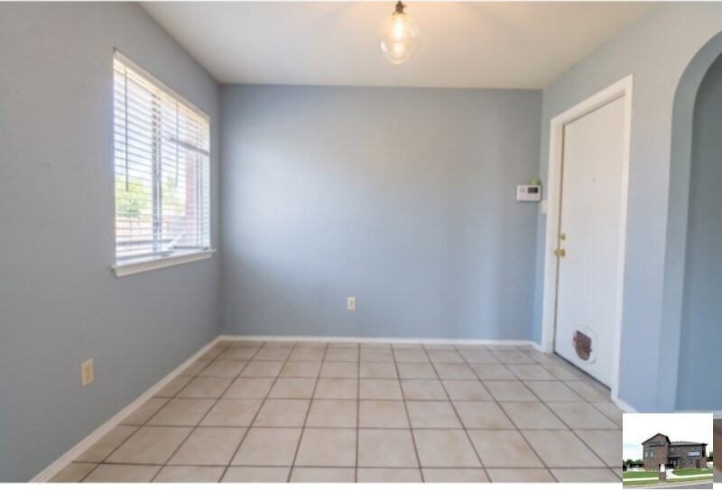 5707 Montrose Dr - Photo 3 of 50