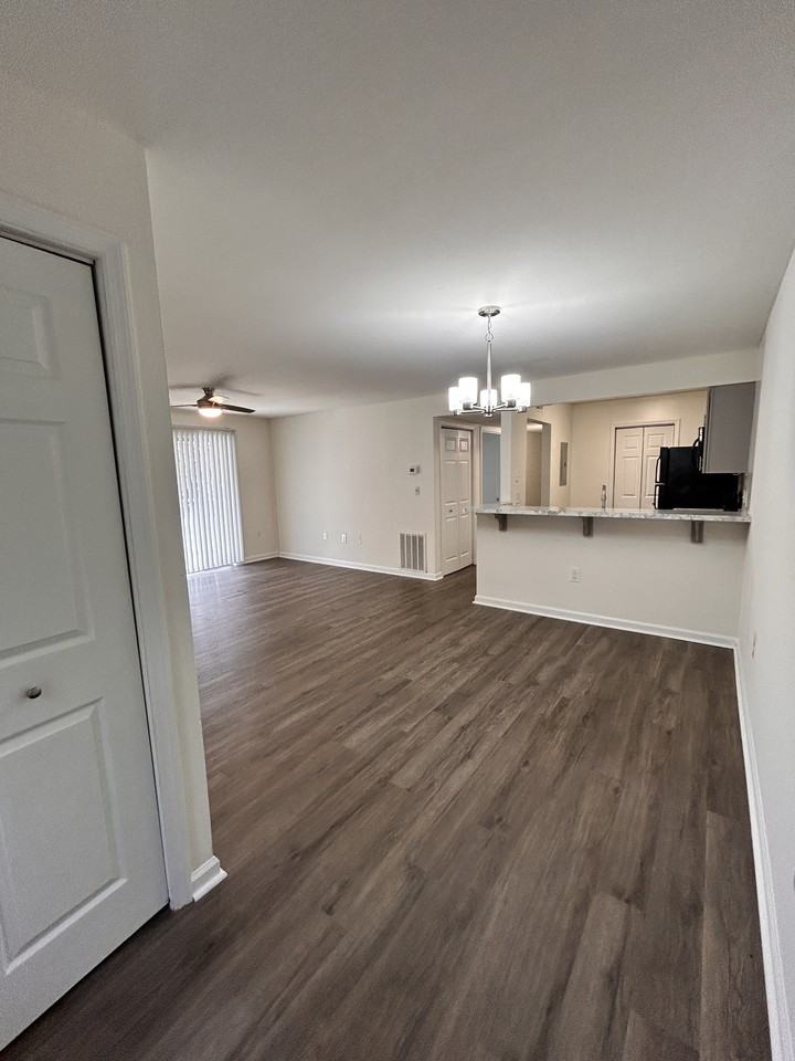 1085 Fords Pointe Cir #1085 - Photo 5 of 7