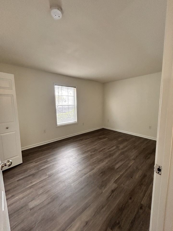 1085 Fords Pointe Cir #1085 - Photo 7 of 7