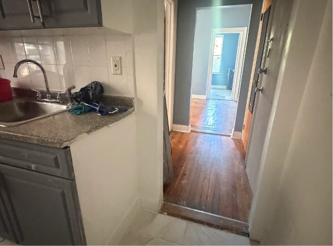5107 Hudson Ave #2C - Photo 4 of 9