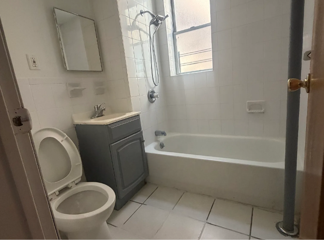 5107 Hudson Ave #2C - Photo 6 of 9