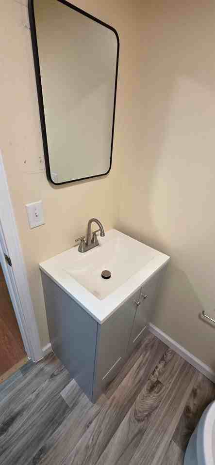 400 N Dillard St #NA - Photo 2 of 9