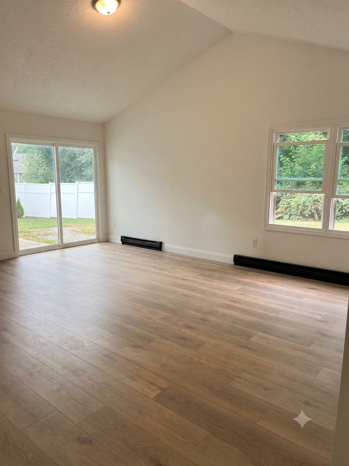 202 Kings Ct #202 - Photo 2 of 7