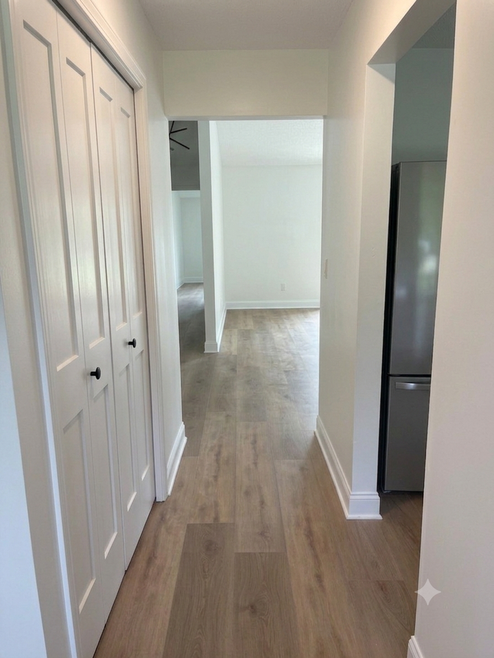 202 Kings Ct #202 - Photo 4 of 7