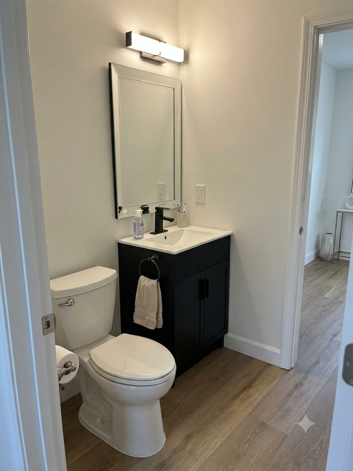 202 Kings Ct #202 - Photo 6 of 7