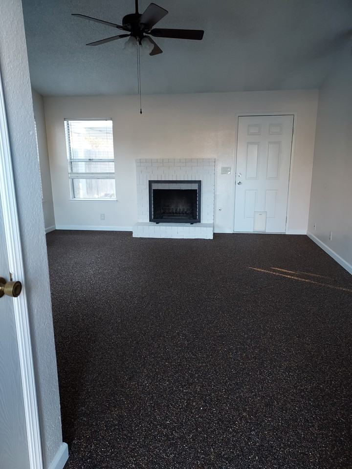 1001 Fairview Pl #NA - Photo 2 of 9