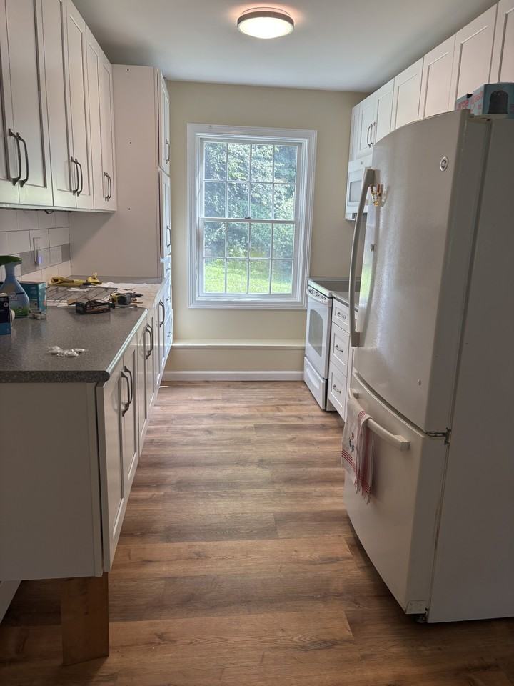 19 Sanford Ave - Photo 2 of 9