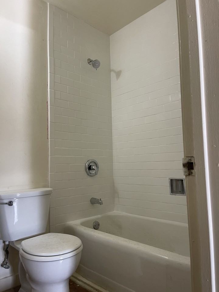 1560 Ronald Ave #3 - Photo 5 of 8
