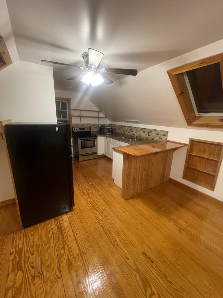 145 Ulster Ave - Photo 2 of 6