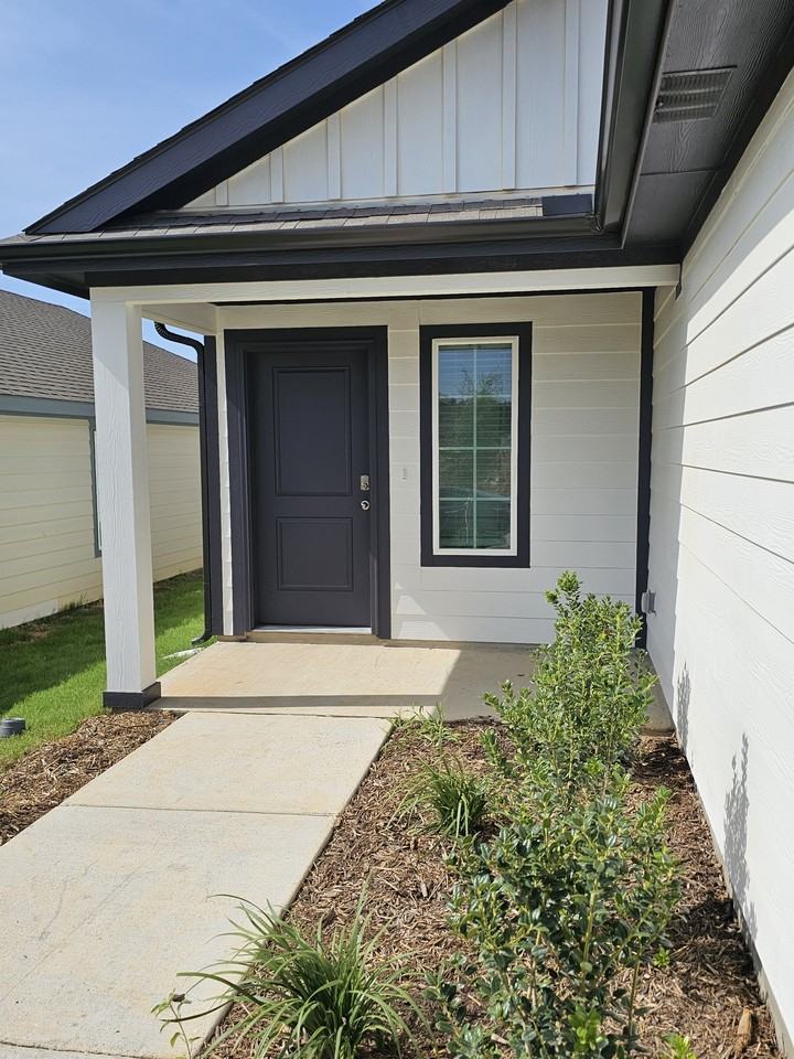 1635 Blaire Dr #NA - Photo 3 of 28