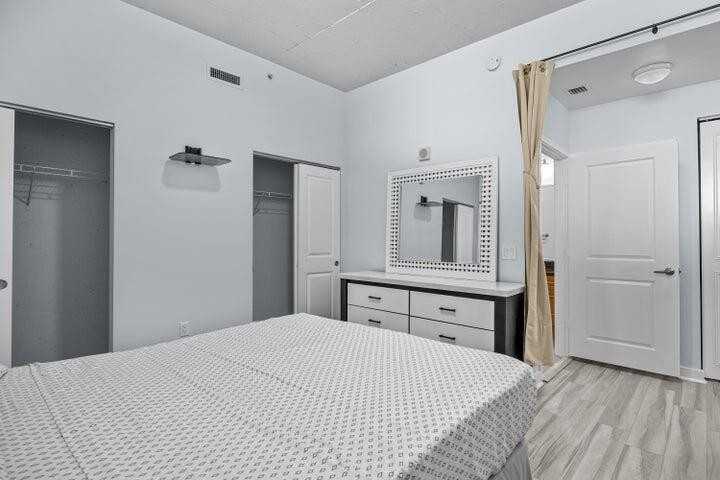 300 South Australian Avenue - Photo 4 of 7