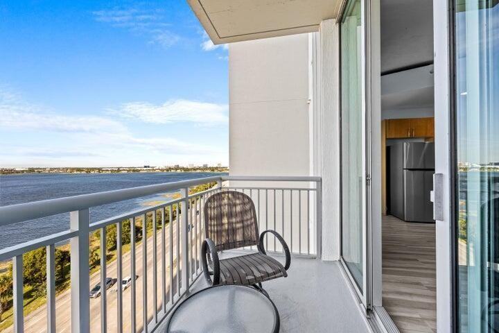 300 South Australian Avenue - Photo 6 of 7