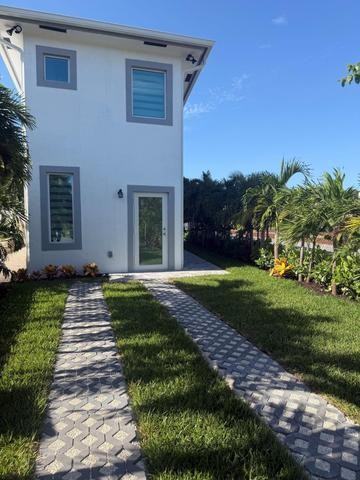 501 El Prado - Photo 2 of 7