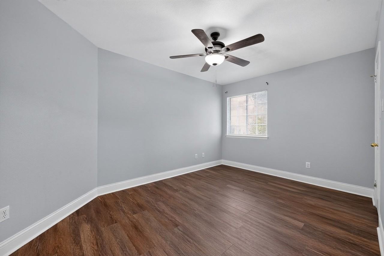 3822 Newland Dr - Photo 5 of 36