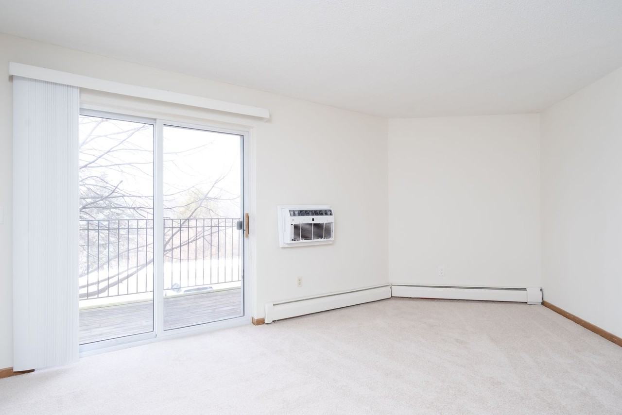 Shenandoah Woods Apartments - Photo 6 of 16