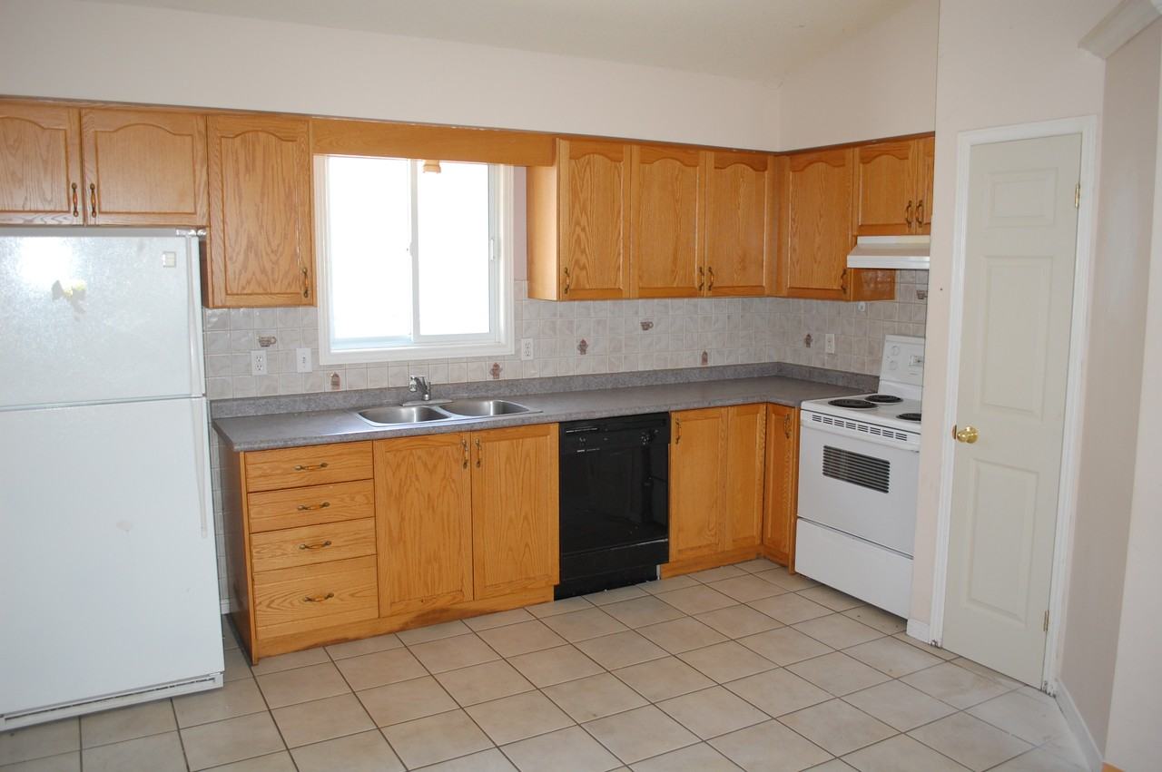 234 Fleming Dr - Photo 3 of 7