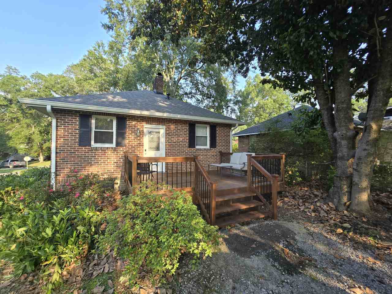 32 Oak St Ne #NA - Photo 2 of 12