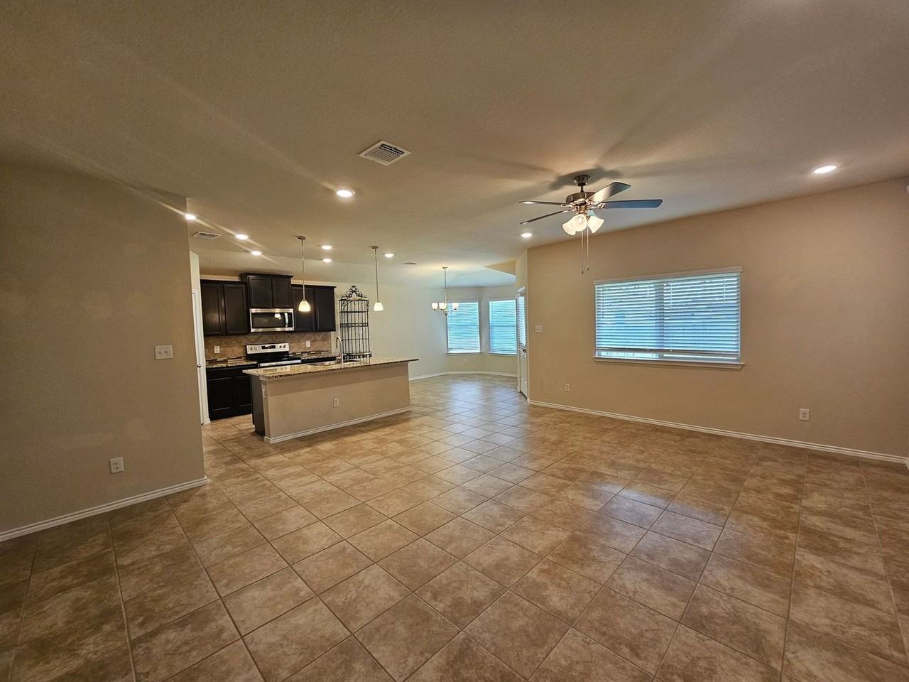 303 Tapaderos Path - Photo 6 of 20