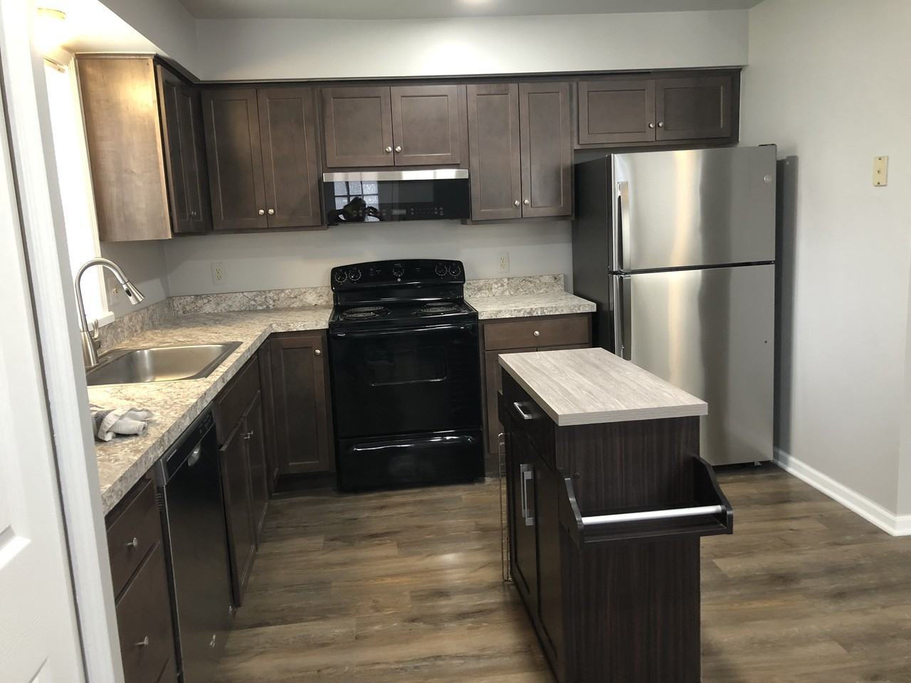 323 Pine St #323 - Photo 5 of 12