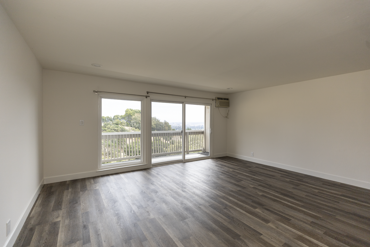 409 Portofino Drive - Photo 4 of 55
