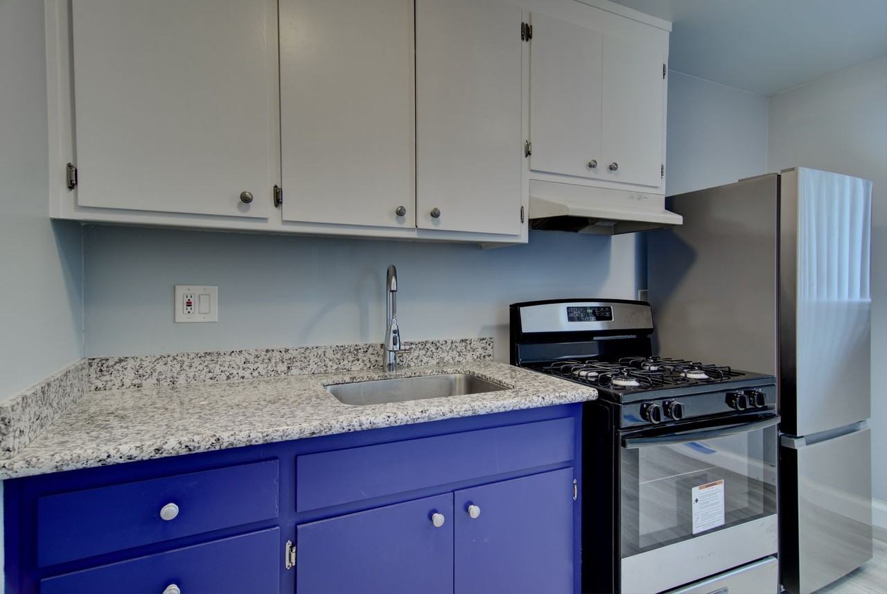 25401 Cypress Ave - Park Place - Photo 4 of 27