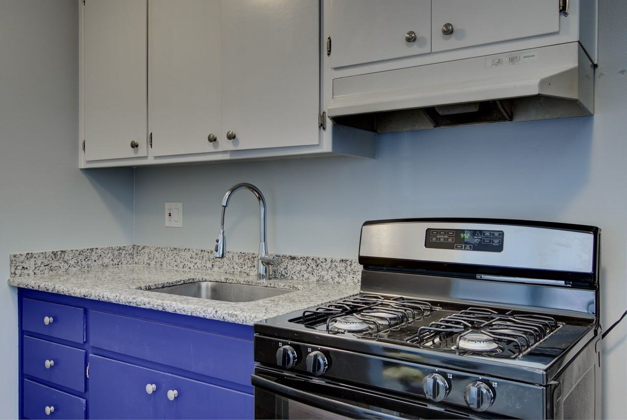 25401 Cypress Ave - Park Place - Photo 6 of 27