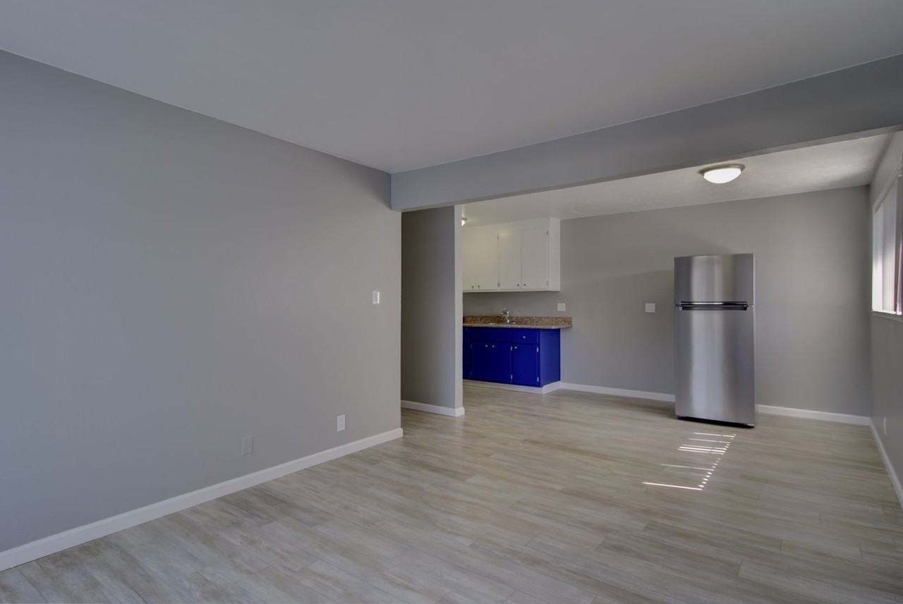 25401 Cypress Ave - Park Place - Photo 7 of 27