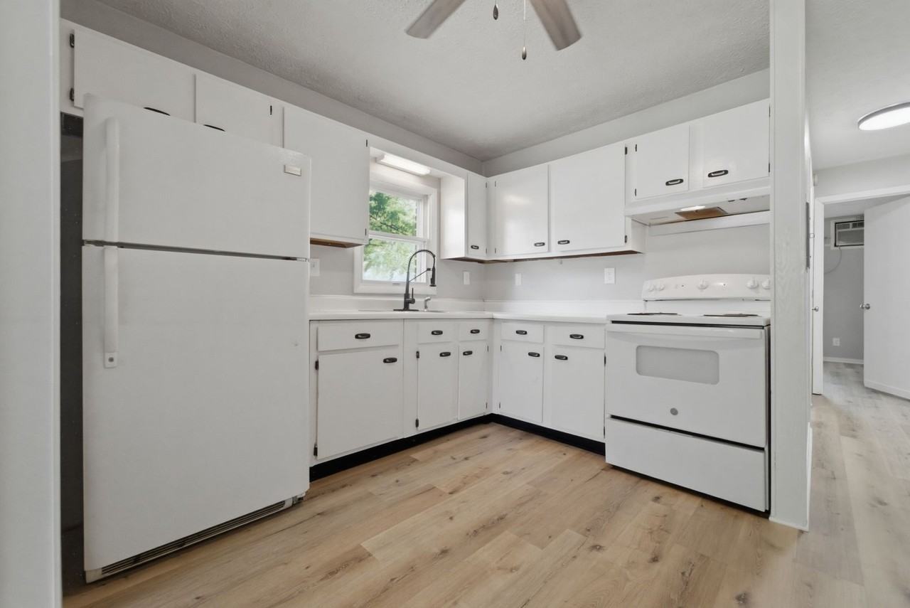 Sycamore Court Apartments - Photo 6 of 13