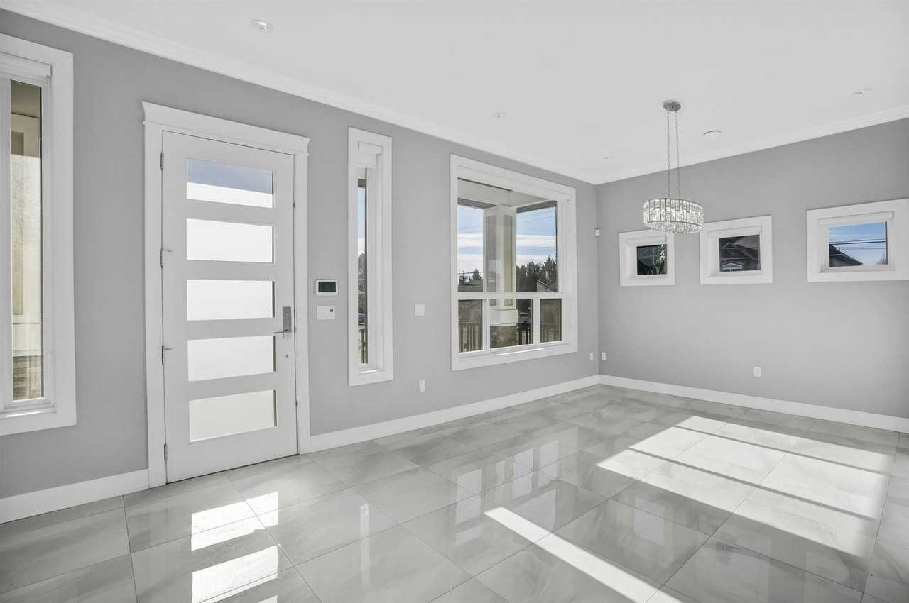 18407 59a Ave - Photo 7 of 20