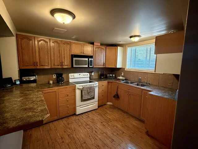 12 Alcock Close - Photo 3 of 7