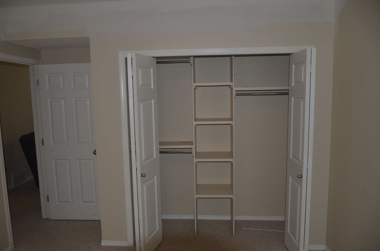 10247 89 St Nw - Photo 7 of 7