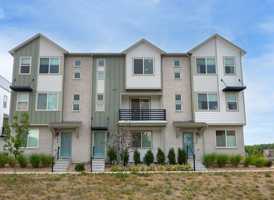 featured image of 5677 Vivian St