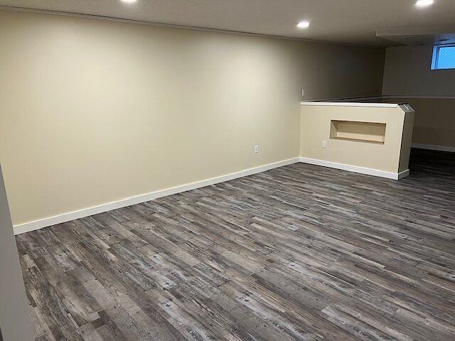 7619 98 Ave Nw - Photo 3 of 8