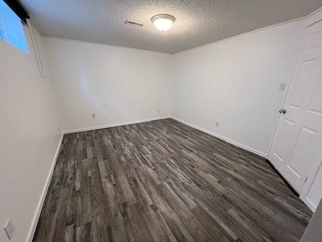 7619 98 Ave Nw - Photo 6 of 8