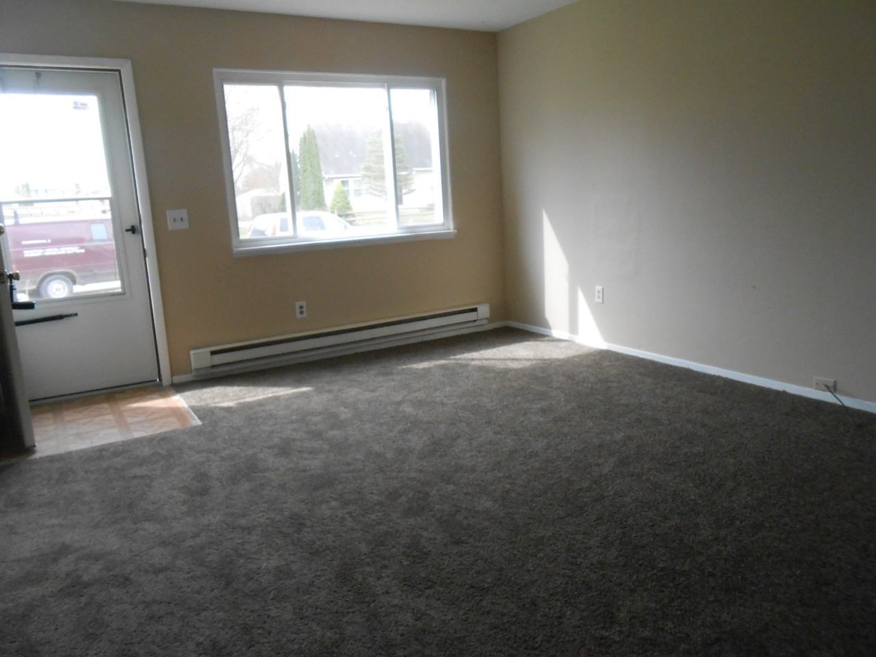 4434 Dunloe Ct - Photo 3 of 11