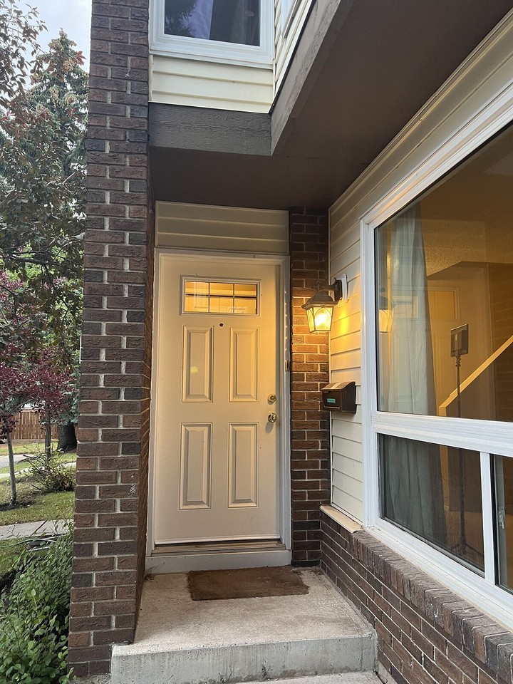 5625 Silverdale Dr Nw Unit #Unit - Photo 2 of 13
