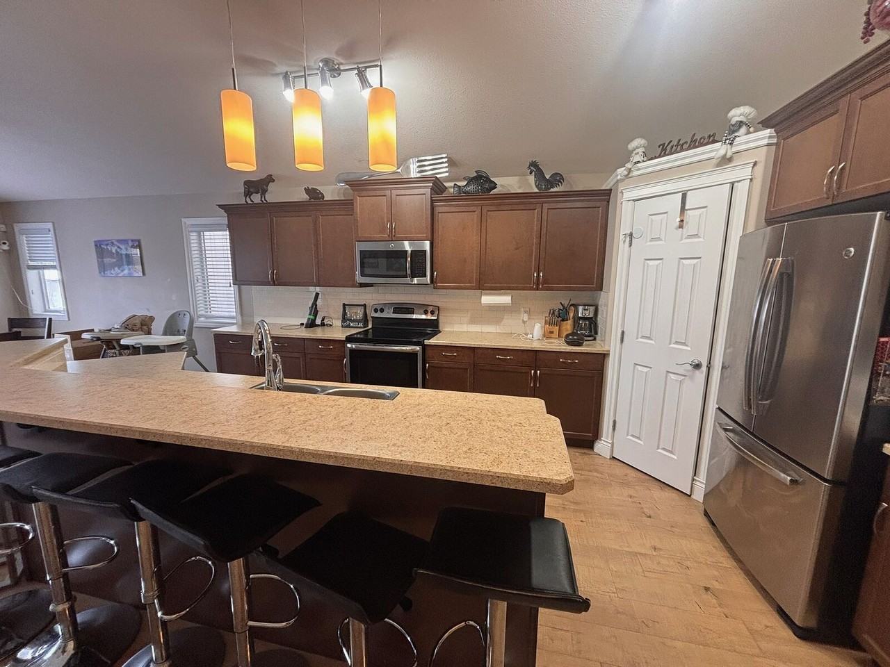 16527 131 St Nw - Photo 2 of 10