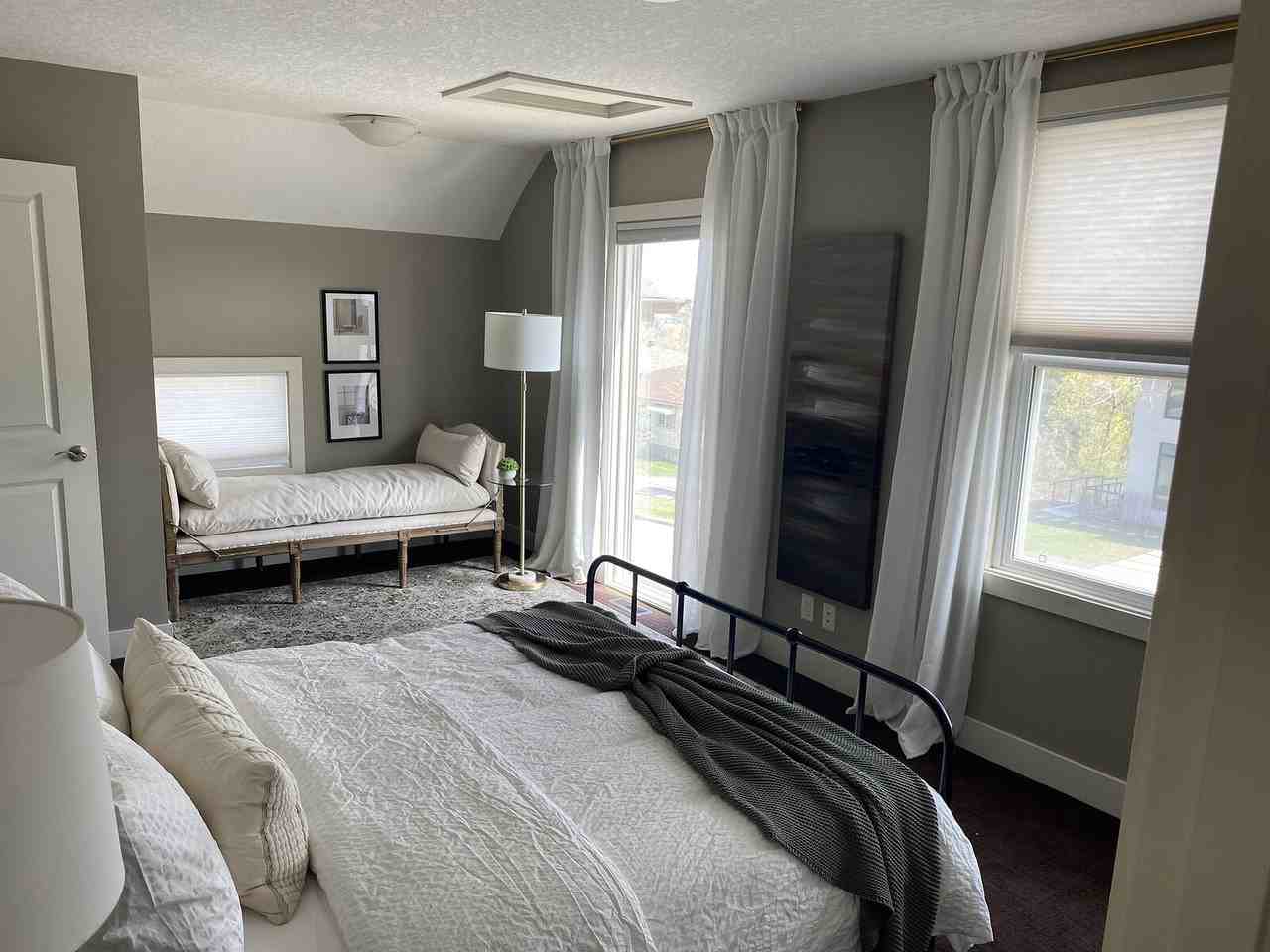 1205 Bellevue Ave Se - Photo 6 of 10