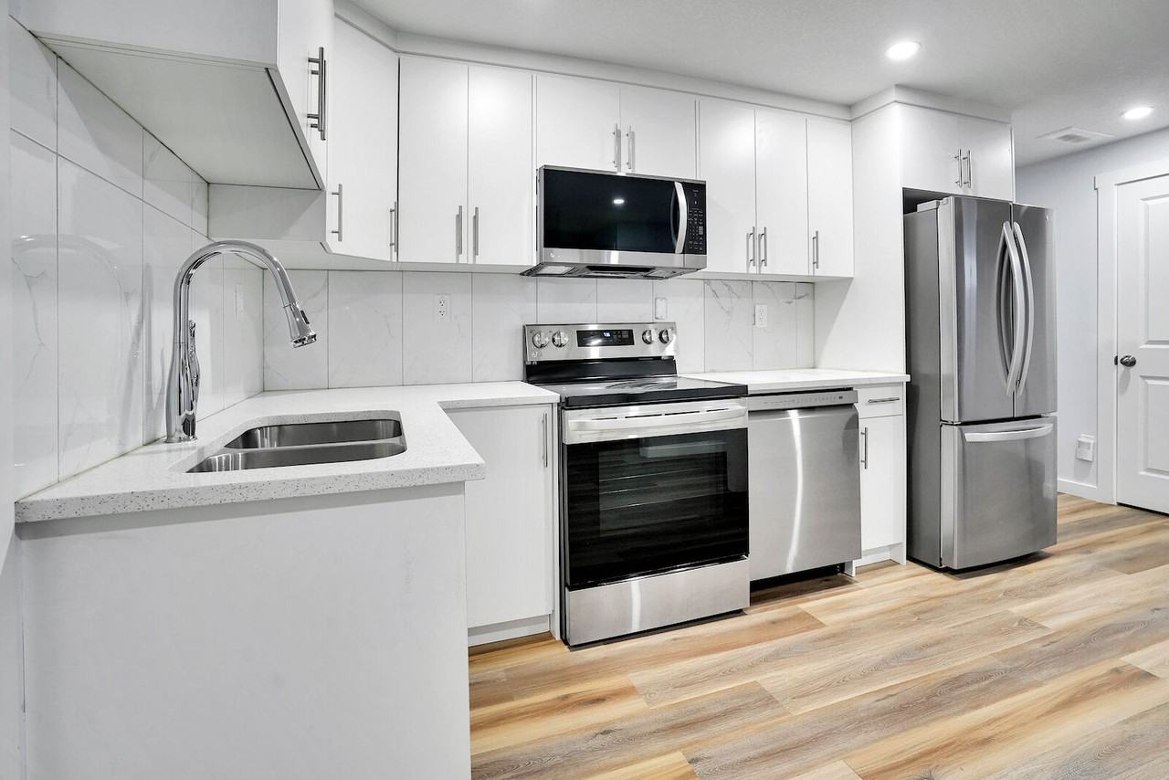 289 Ambleside Ave Nw - Photo 4 of 8